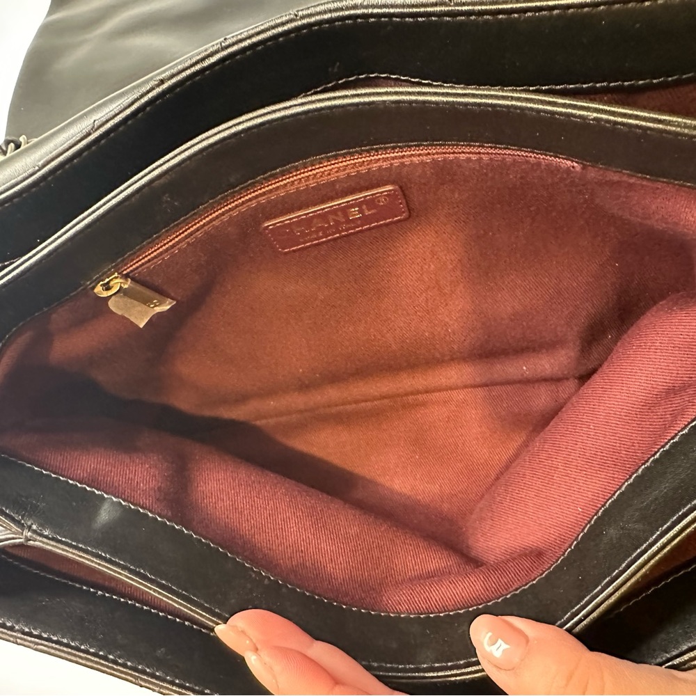 Chanel medium size lamb skin bag 12x7. - Picture 5 of 15